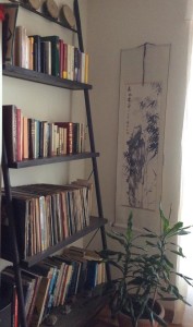 A Feng Shui design:  the south corner of a living room